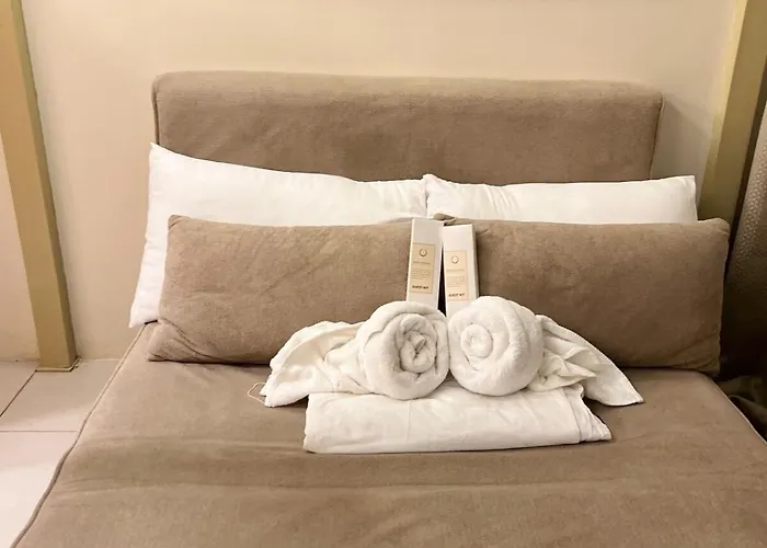 Aesthetic Crest Balcony Loft - Breeze Near Moa *