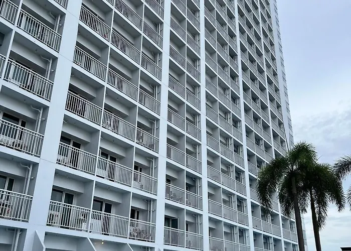 Aesthetic Crest Balcony Loft - Breeze Near Moa