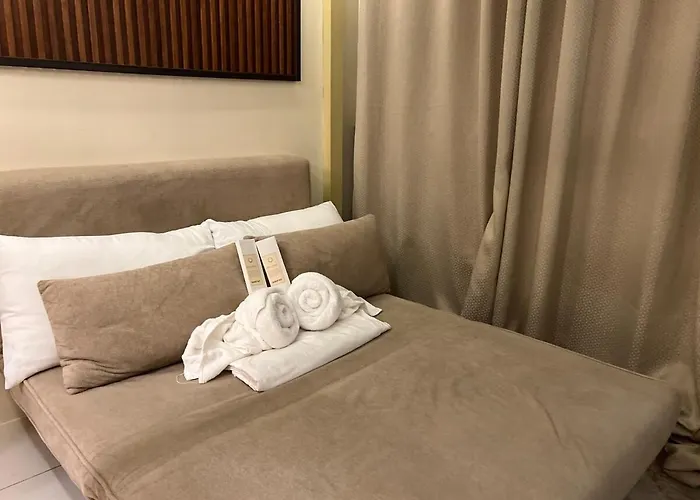 Aesthetic Crest Balcony Loft - Breeze Near Moa Manila