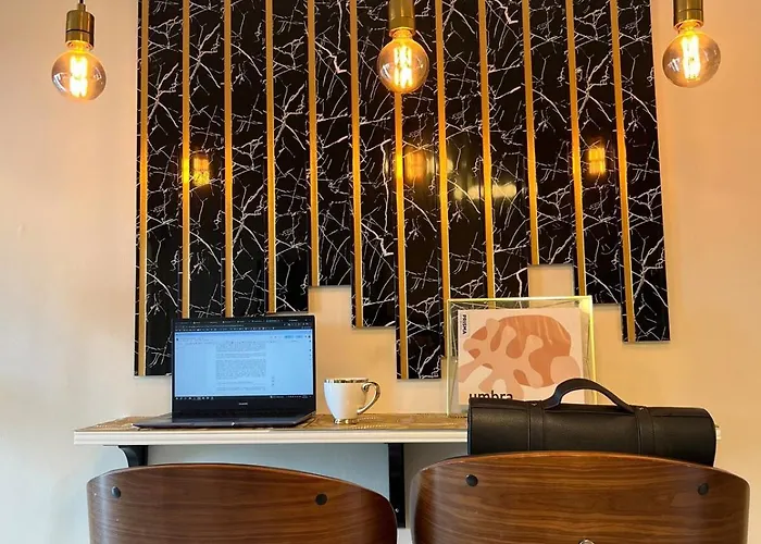 Aesthetic Crest Balcony Loft - Breeze Near Moa Manila