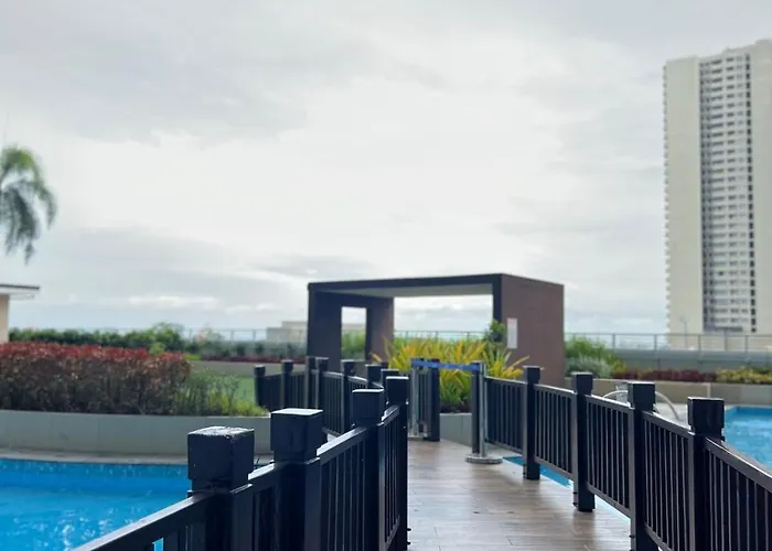 Aesthetic Crest Balcony Loft - Breeze Near Moa Apartamento Manila