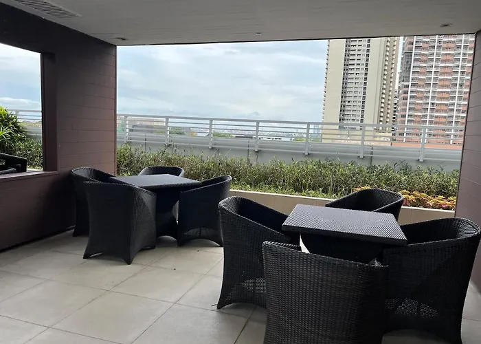 Aesthetic Crest Balcony Loft - Breeze Near Moa Manila