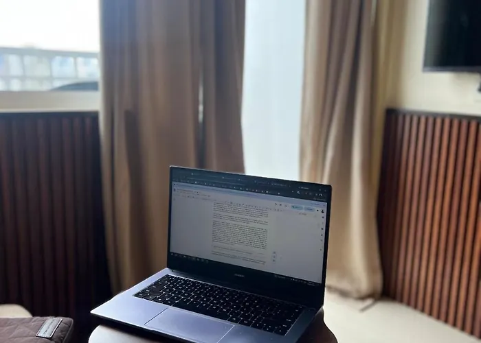 Aesthetic Crest Balcony Loft - Breeze Near Moa Apartamento Manila