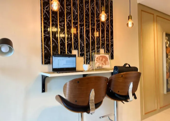 Aesthetic Crest Balcony Loft - Breeze Near Moa Apartamento