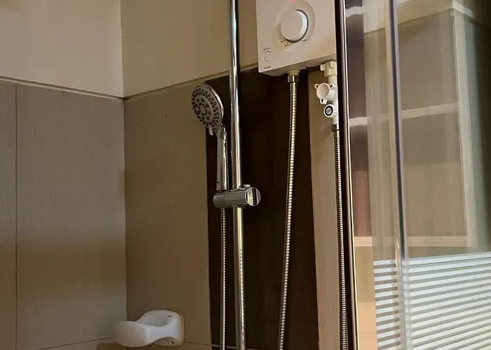 Aesthetic Crest Balcony Loft - Breeze Near Moa *