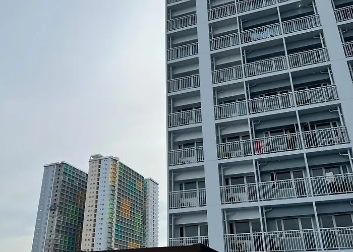 Aesthetic Crest Balcony Loft - Breeze Near Moa Apartamento