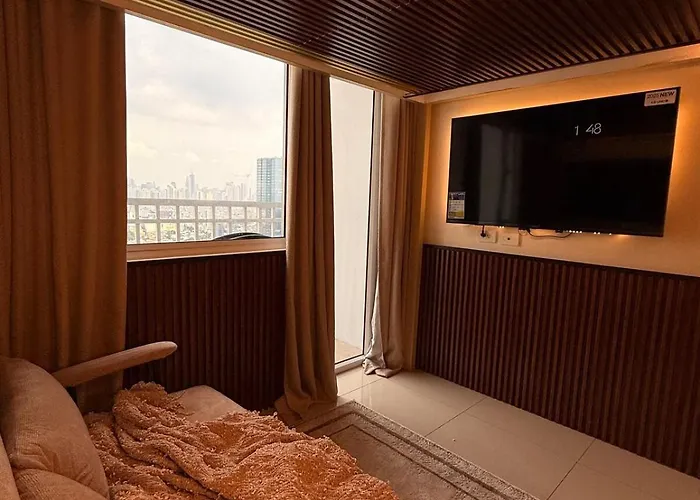 Aesthetic Crest Balcony Loft - Breeze Near Moa *