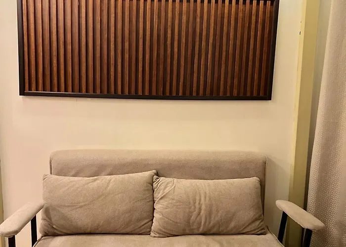 Aesthetic Crest Balcony Loft - Breeze Near Moa *